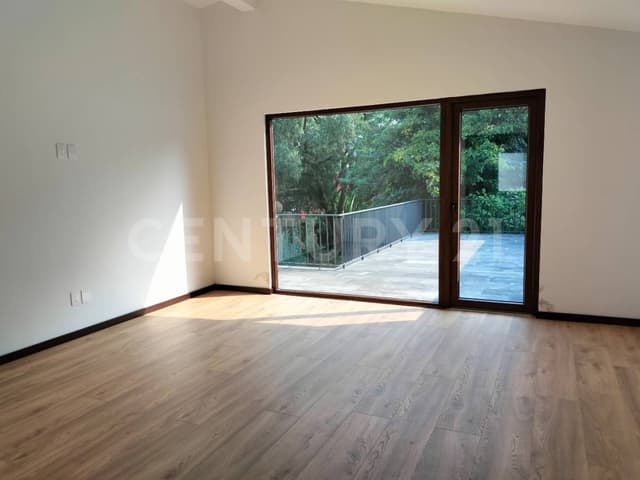 Casa contemporánea con aire mediterráneo en venta en Col. Campestre