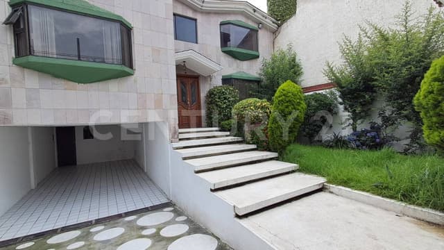 Casa en Condominio en Venta en La Virgen, Metepec, Estado de México