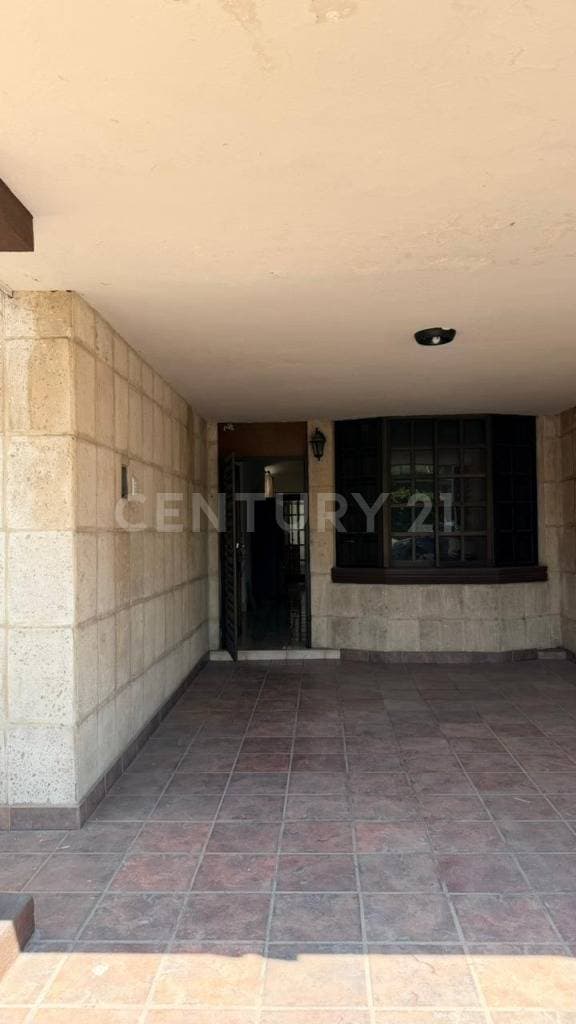 CASA EN VENTA 1 PLANTA, EXCELENTE UBICACION