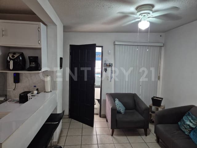 CASA EN VENTA EN COL.JARDINES DE ANAHUAC 3 SEC. SAN NICOLAS DE LOS GARZA, N.L.