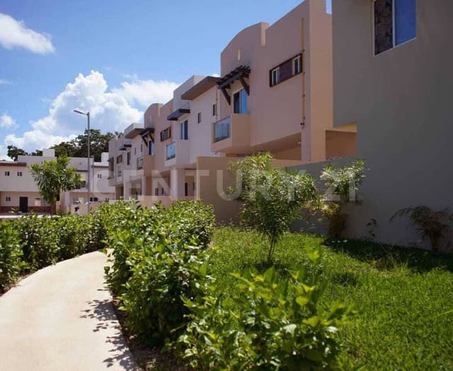 Venta de Casa en Playa del Carmen Q. Roo OFC6725