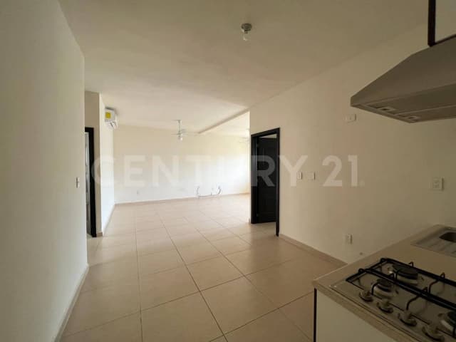 Se Renta Dpto. 3 REC Sin Amueblar en Selvanova Coto 7 Playa del Carmen P4292