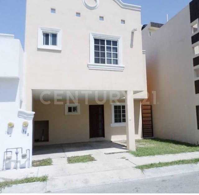 CASA EN VENTA EN COL. HACIENDA LA HERRADURA EN APODACA