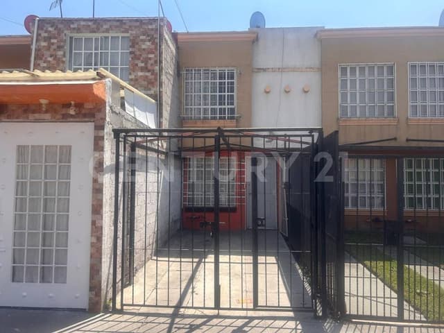 Casa en Venta en Héroes de Tecámac II | 2 Recámaras y Estacionamiento