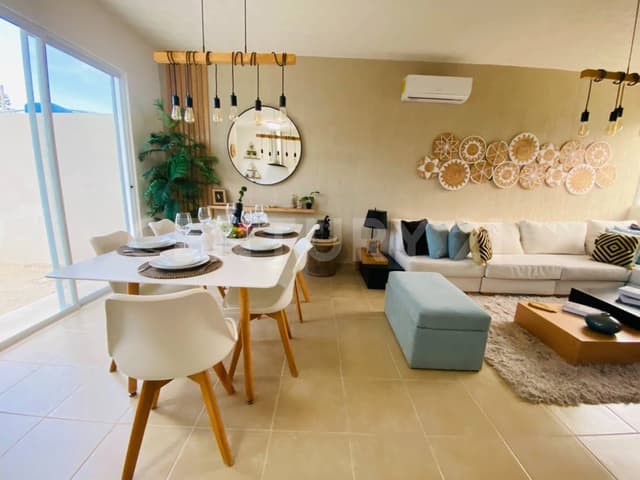 Venta de Casa en Privada con alberca en Cancún