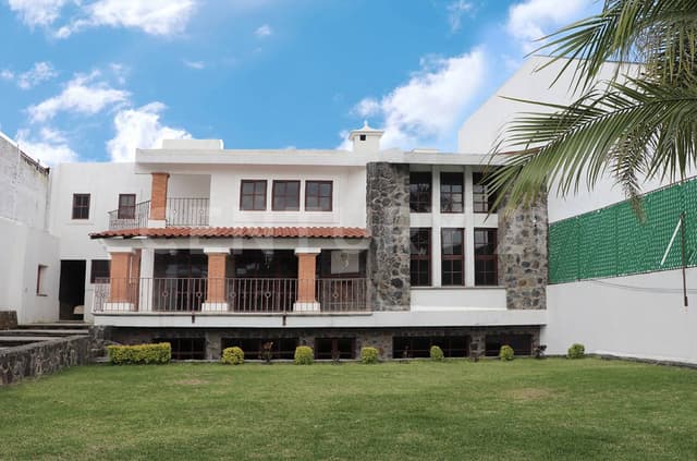 CASA ESTILO COLONIAL ANTIGUO