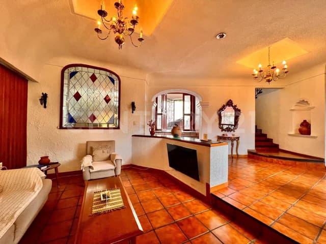 EN VENTA – CASA COLONIAL EN EL BARRIO DE XOCHIMILCO