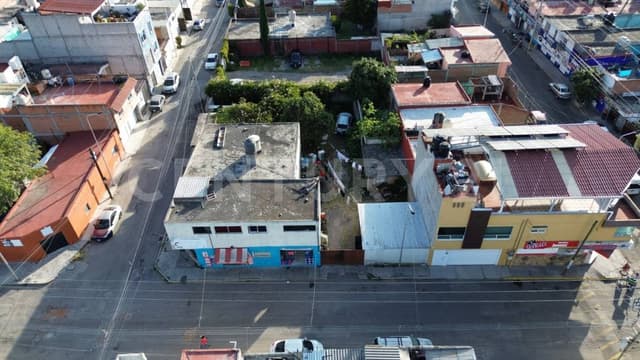 Casa en venta con locales comerciales San Baltazar Campeche Puebla.