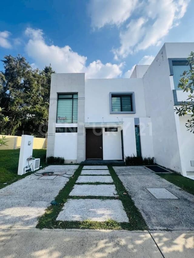 Casa en renta, Col. Valle Imperial, Zapopan, Jal.