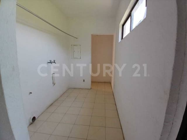 CASA EN RENTA CON VISTA A CAMPO DE GOLF, LAGUNAS DE MIRALTA, ALTAMIRA