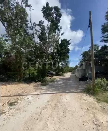 Terreno 2,500 m2 en Venta Región 15 Tulum - La Veleta a 5 min de la playa