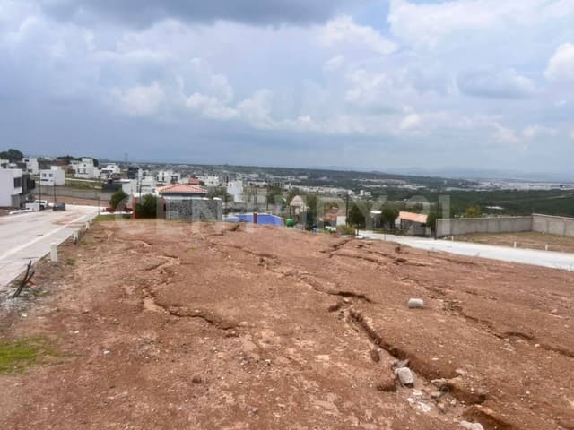 Terreno en Venta en Capital Sur Condominio Abu Dhabi