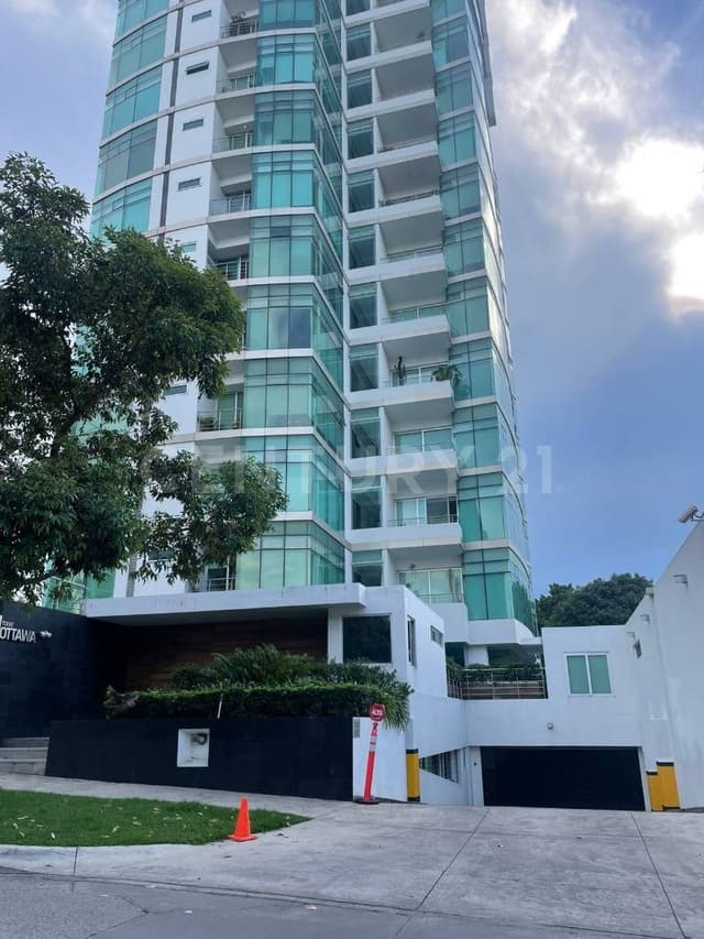 Exclusivo Departamento en Renta – Torre Otawa, Providencia