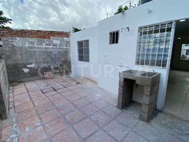 CASA EN VENTA EN FUENTES DEL VALLE EN CULIACAN SINALOA
