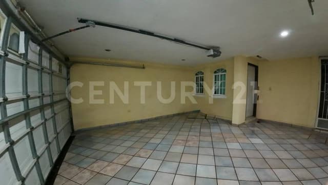 CASA EN PASEO DEL RIO