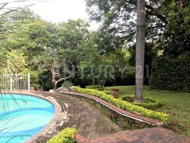 Residencia en palmira en avenida principal