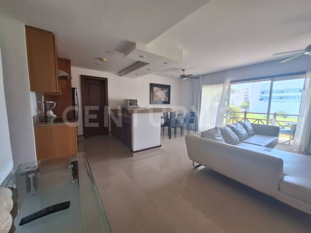 VENTA Exclusivo Departamento 1 Recámara en el Centro de Playa del Carmen P4267