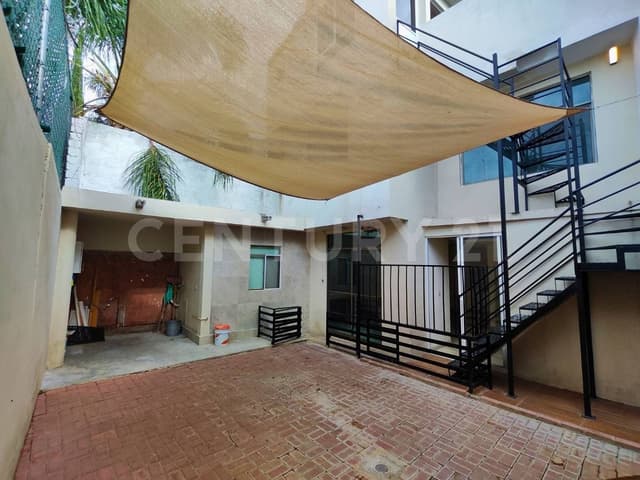 Casa en venta en cumbres de la pradera
