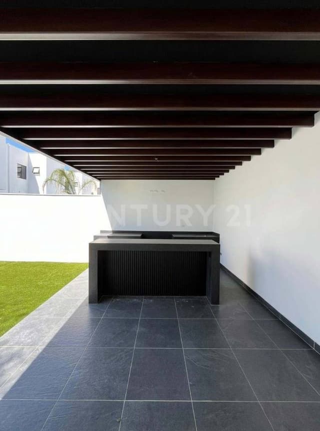 Casa SEMIEQUIPADA Nueva en VENTA en Privada en Carretera Nacional