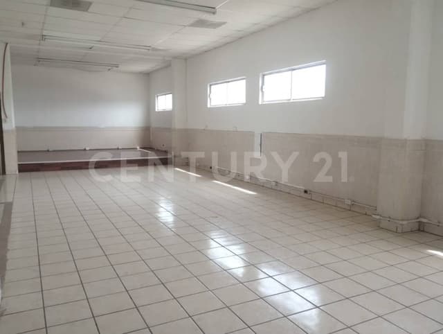 SE RENTA LOCAL SOBRE BLVD COSS EN SALTILLO