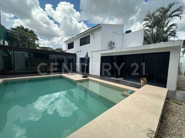 VENTA DE CASA RESIDENCIAL EN EL NORTE DE MERIDA-FRACCIONAMIENTO MONTERREAL