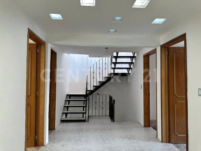 CASA EN EXCELENTE ESTADO DE CONSERVACION