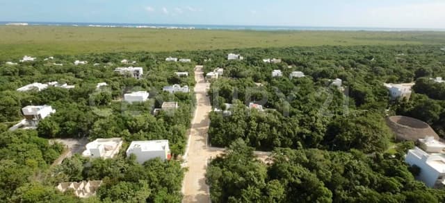 Terreno Residencial en Puerto Morelos en Venta