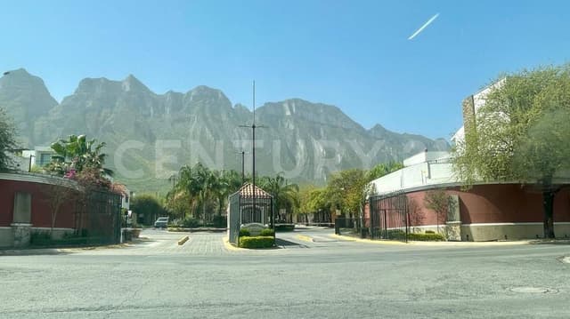 TERRENO EN VENTA EN COL. CUMBRES PROVIDENCIA EN MONTERREY