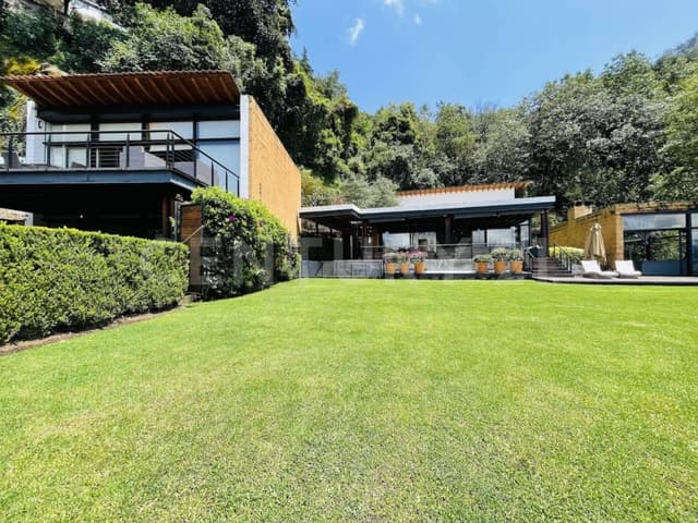 CASA EN RENTA CON VISTA AL LAGO, CONDOMINIO, VALLE DE BRAVO