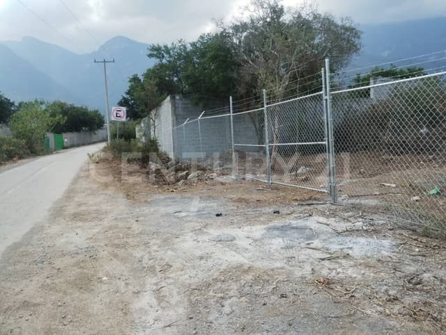 TERRENO PLANO EN BREÑA, COL. PRIMAVERA EN SANTIAGO N.L.