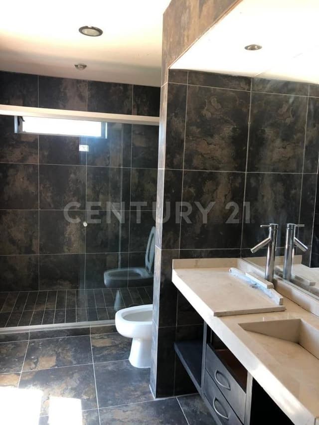 Casa En Venta En El Palomar, Tlajomulco.