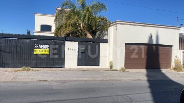 CASA EN VENTA, CON RECAMARAS EN PLANTA BAJA, COL. LOMAS DEL SANTUARIO, CHIHUAHUA