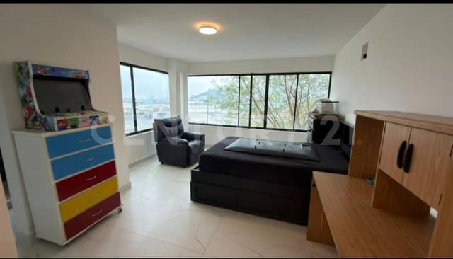 CASA EN VENTA REMODELADA EN COL. COLINAS DE SAN JERONIMO EN MONTERREY