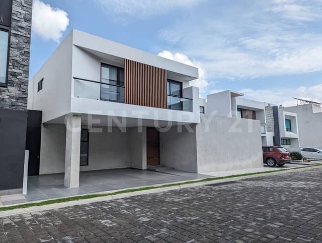 CASA EN VENTA EN MORILLOTLA, HABITACIÓN EN PLANTA BAJA, CERCA UDLAP