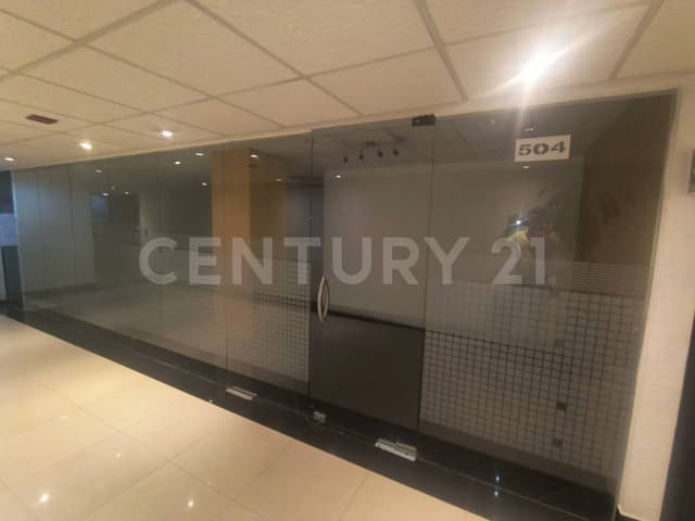 Oficina en Santa Fe con recepción, área de trabajo, sala de espera, 4 despachos