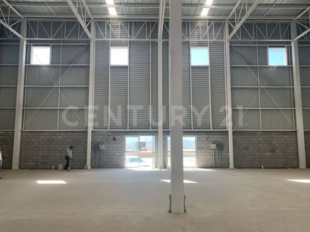Bodega en renta de 2,400 m2 en Libramiento Oscar Flores (Ramos Arizpe-Arteaga)
