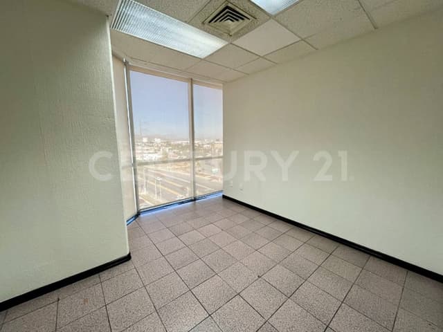 Renta oficina en Torre Saltillo