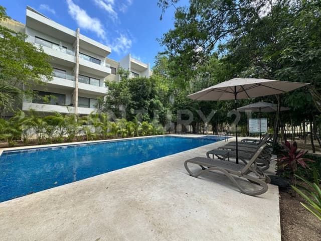 Departamento en renta amueblado Selvanova Coto 8 con panelPlaya del Carmen P4597