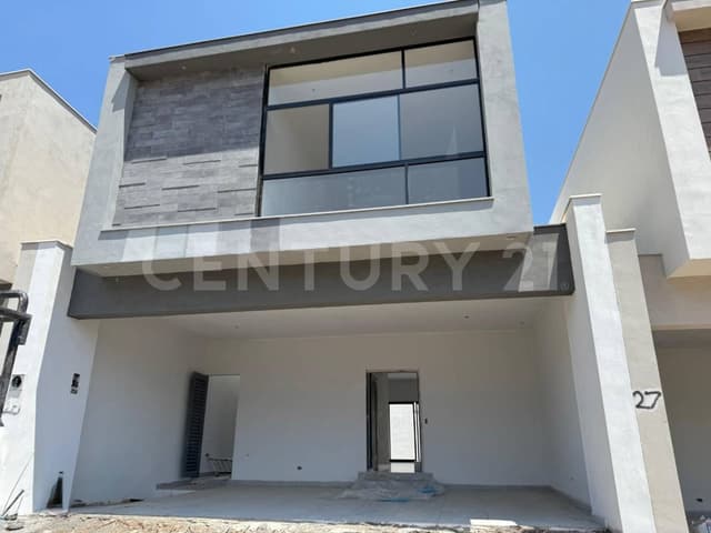 Casa en preventa en nuevo desarrollo residencial en Santiago, Nuevo León