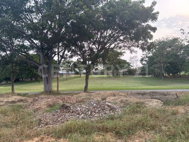 Terreno Residencial 1ra etapa, con vista a campo de Golf en Altozano