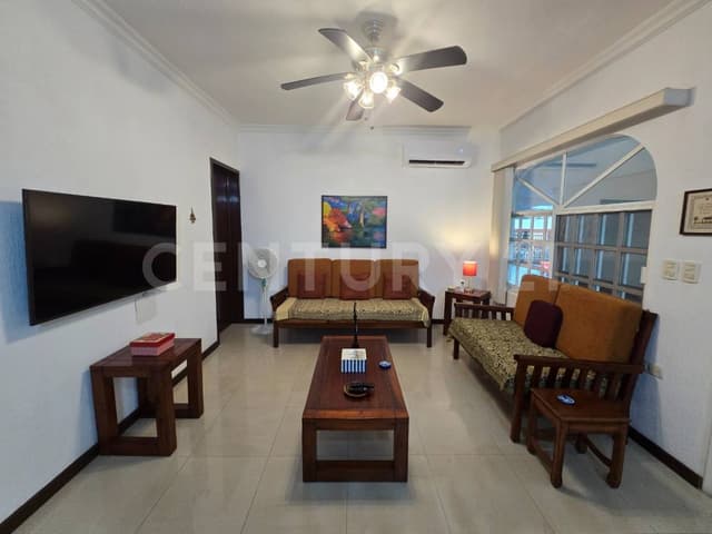 En renta Departamento Céntrico 100.5 m2 en Condominio la Choza C4065