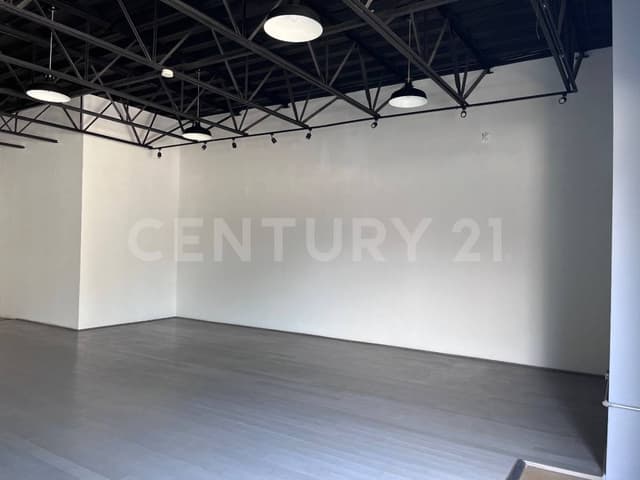 SE RENTA LOCAL COMERCIAL EN PLAZA SAN MARINO, ENSENADA, B.C