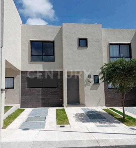 ESTRENA HERMOSA CASA EN SAKIA