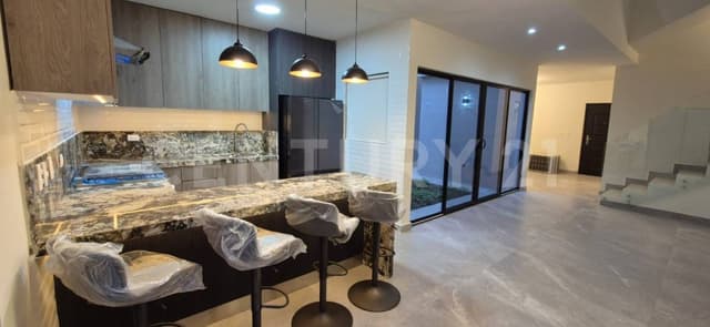 CASA EN RENTA CERRADAS LUMINA ll, CUMBRES GARCIA, NL | AMUEBLADA