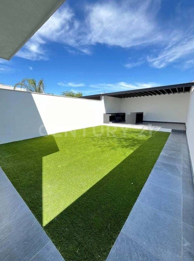 Casa SEMIEQUIPADA Nueva en VENTA en Privada en Carretera Nacional