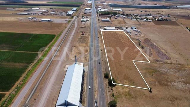 - SE VENDE TERRENO CARR. CUAUHTEMOC-LAJUNTA EN CD. CUAUHTEMOC, CHIH