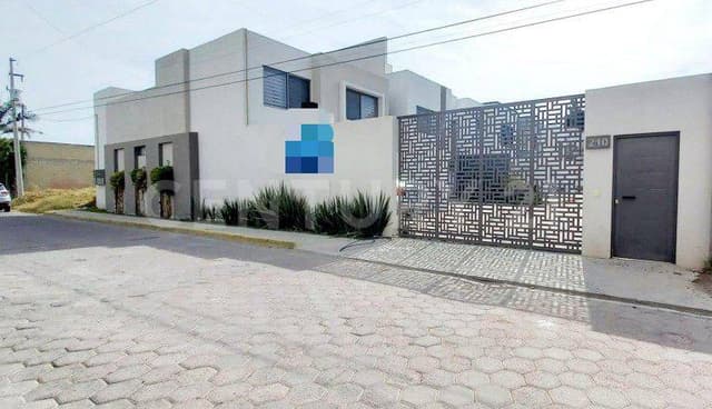 VENTA CASA 3 RECÁMARAS CON TERRAZA EN SAN FRANCISCO ACATEPEC, CHOLULA