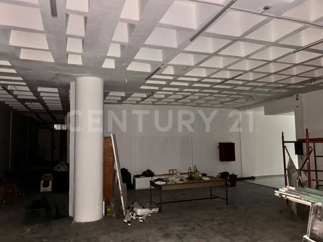 Amplio Local en Renta sobre Av. Clouthier, Metepec – Gran Potencial