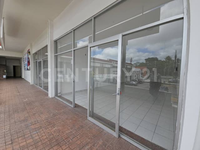 LOCAL EN RENTA EN PLAZA COMERCIAL INDECO, CIUDAD INDUSTRIAL VILLAHERMOSA TABASCO