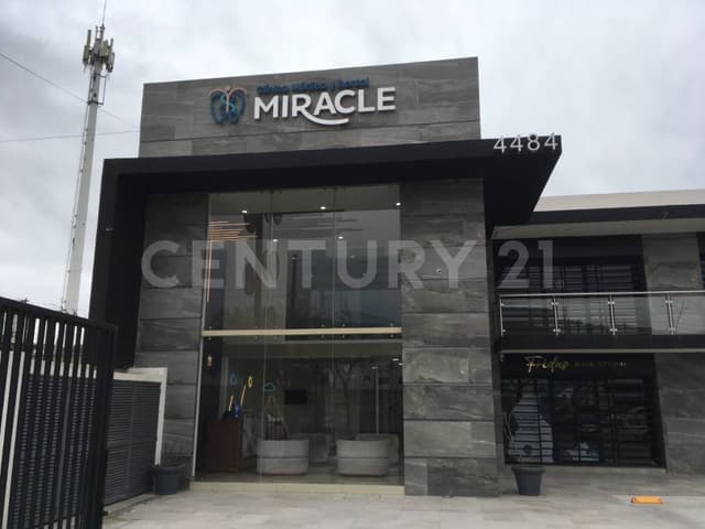 RENTA LOCALES COMERCIALES Y CONSULTORIOS, EN CLINICA MIRACLE PTA DEL ESTE, LEON